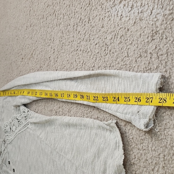 Long sleeve top with see through lace - Picture 9 of 11